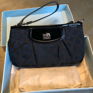 Coach signature canvas black clutch/wristlet